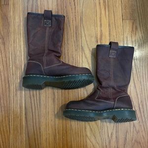 DOC MARTENS WOMENS 7
